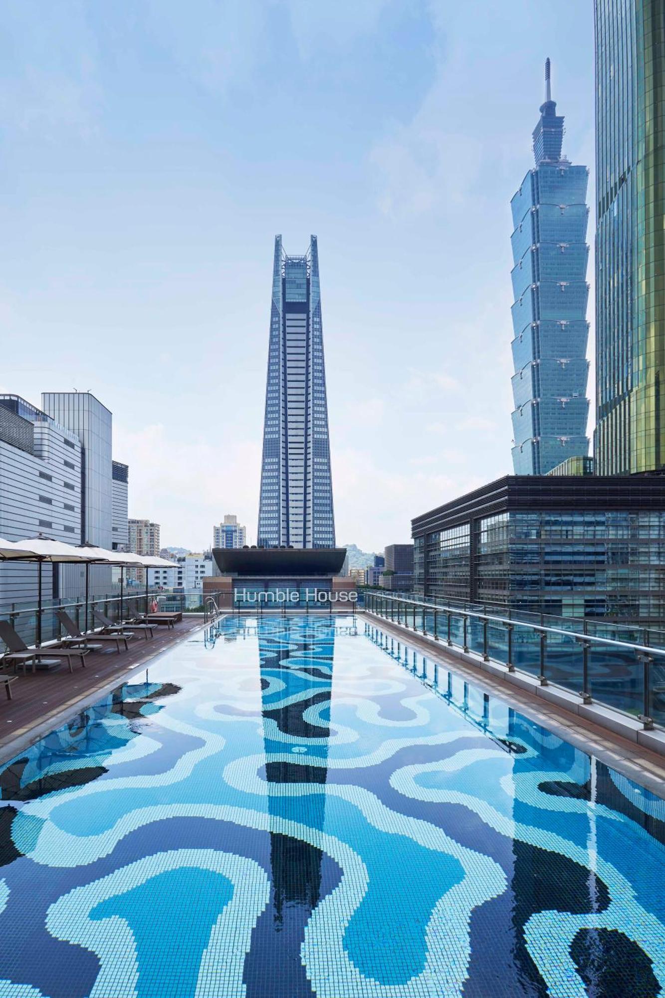 Hotel Humble House Taipei, Curio Collection By Hilton Exteriér fotografie The swimming pool at the hotel