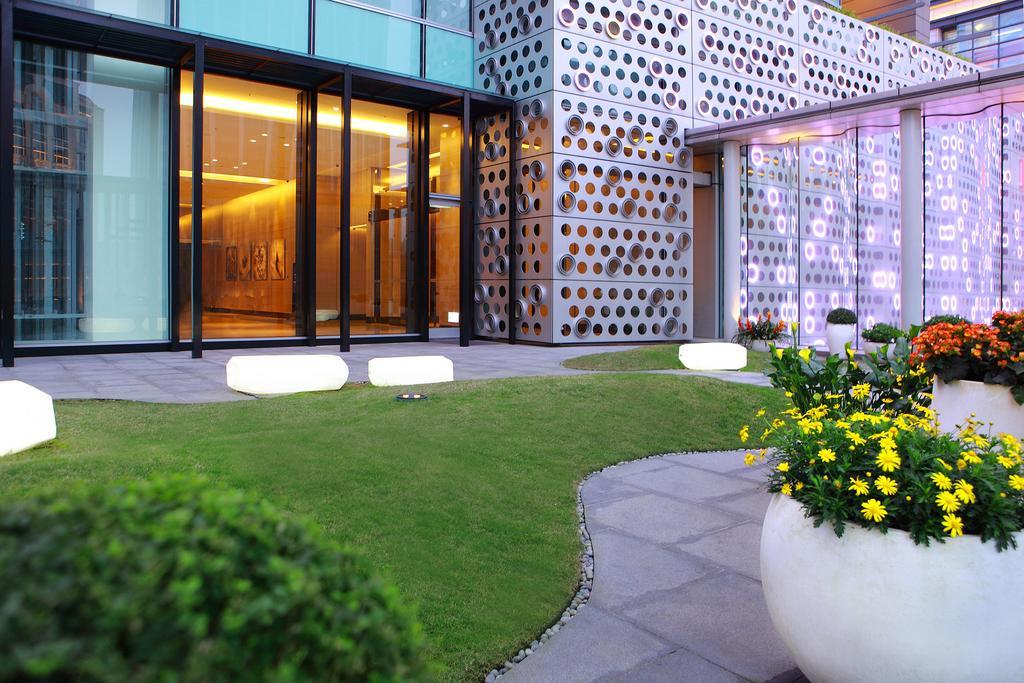 Hotel Humble House Taipei, Curio Collection By Hilton Exteriér fotografie The hotel's entrance